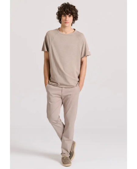 FUNKY BUDDHA Relaxed fit t-shirt με raglan μανίκι και raw cuts FBM009-008-04 CIGAR