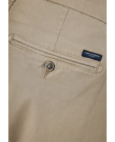 FUNKY BUDDHA Ανδρική βερμούδα chino - The essentials FBM011-001-03 GREIGE