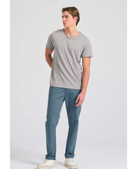 FUNKY BUDDHA T-shirt με λαιμό henley και raw cuts - The essentials FBM011-004-04 ELEPHANT