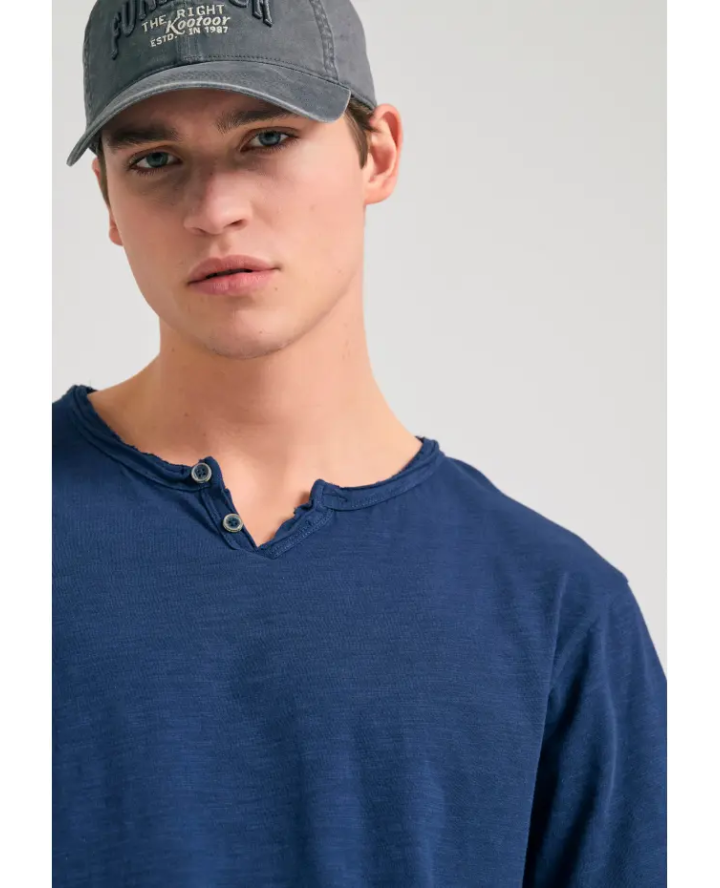 FUNKY BUDDHA T-shirt με λαιμό henley...