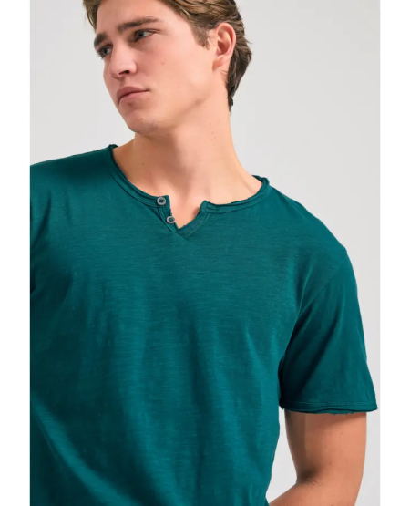 FUNKY BUDDHA T-shirt με λαιμό henley και raw cuts - The essentials FBM011-004-04 DARK SEA