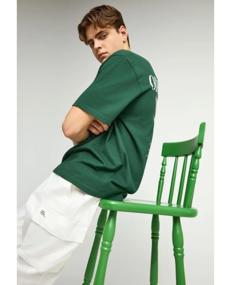 FUNKY BUDDHA  Ανδρικό relaxed t-shirt με τύπωμα στην πλάτη FBM013-078-04 BISTROT GREEN