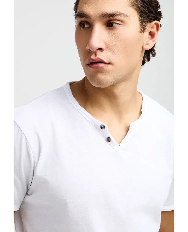 FUNKY BUDDHA  Men's cotton t-shirt...